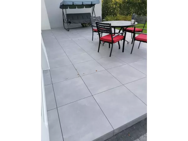 Montaz tarasu z plyt gresowych