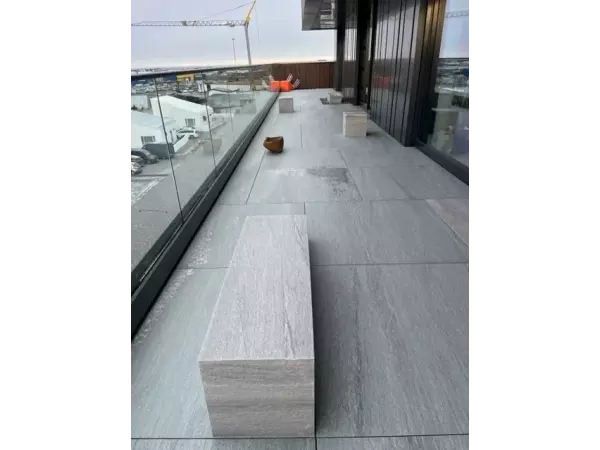 duża płytka na tarasie wentylowanym