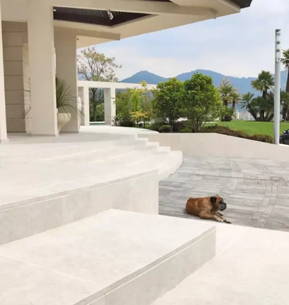 płytka imitująca marmur beżowy