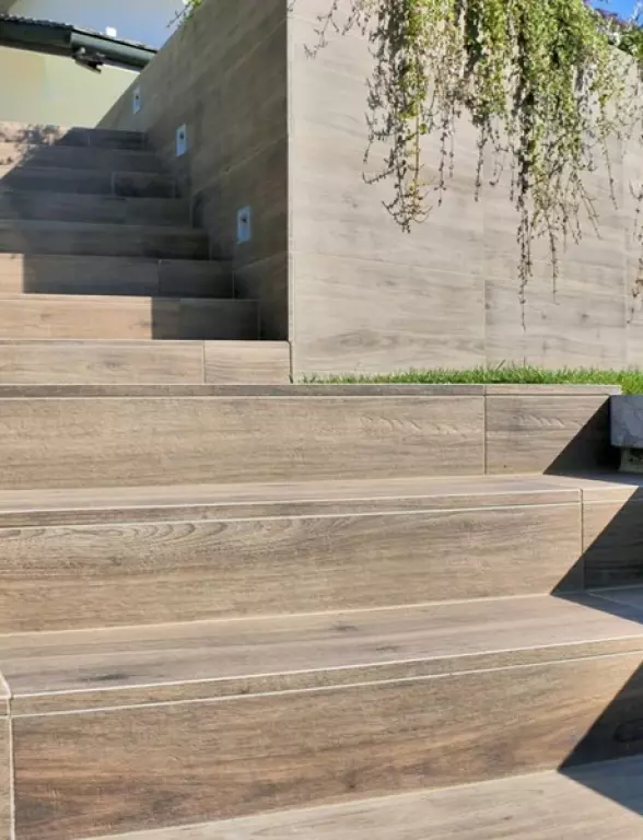 płytka tarasowa drewniana na schody zewnętrzne 1000x600