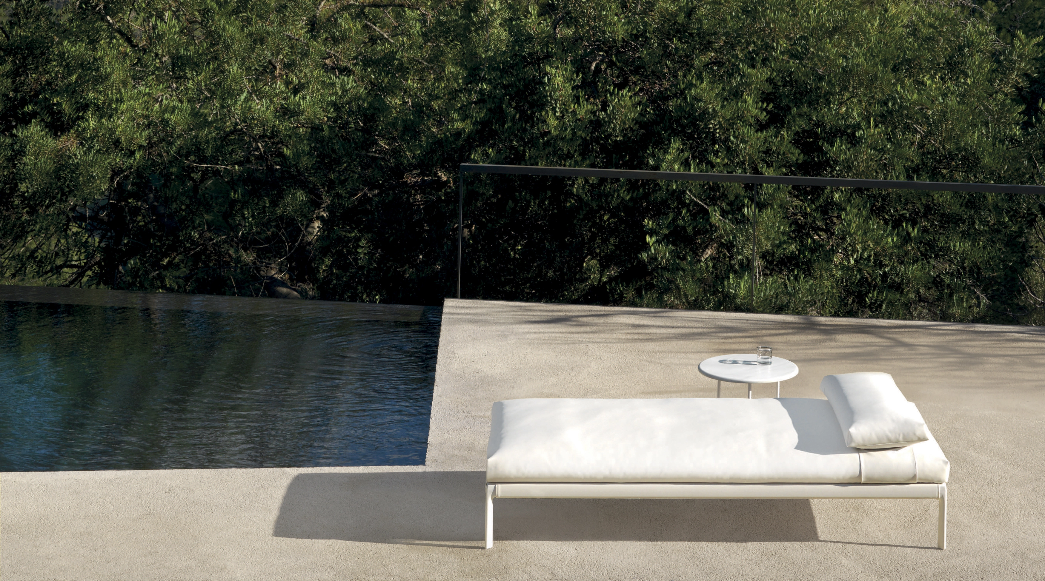 livit-daybed-lievore-altherr-molina-expormim-furniture-outdoor-01.webp